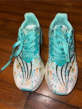 Turquoise & White Splash Athletic Sneakers
